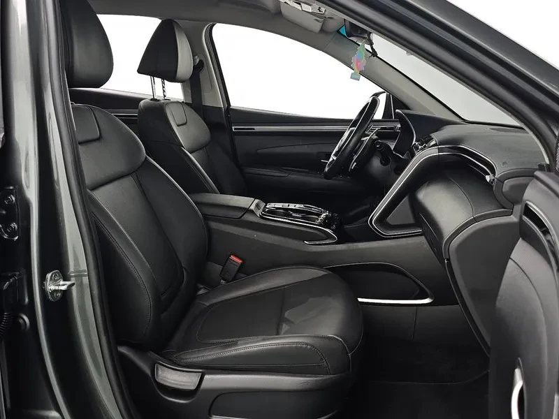Hyundai Tucson 1.6T 2WD , снимка 9 - Автомобили и джипове - 55802074