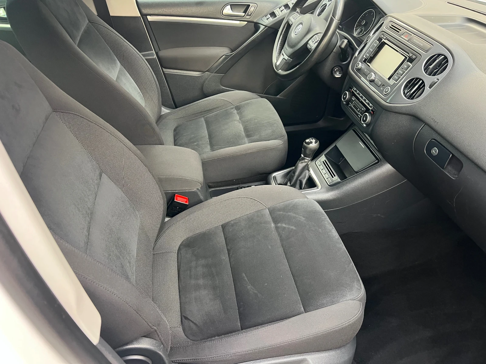 VW Tiguan 2.0TDI* 4x4* 177ks* FACE* 6sk* NAVI* MULTIVOLAN - изображение 3