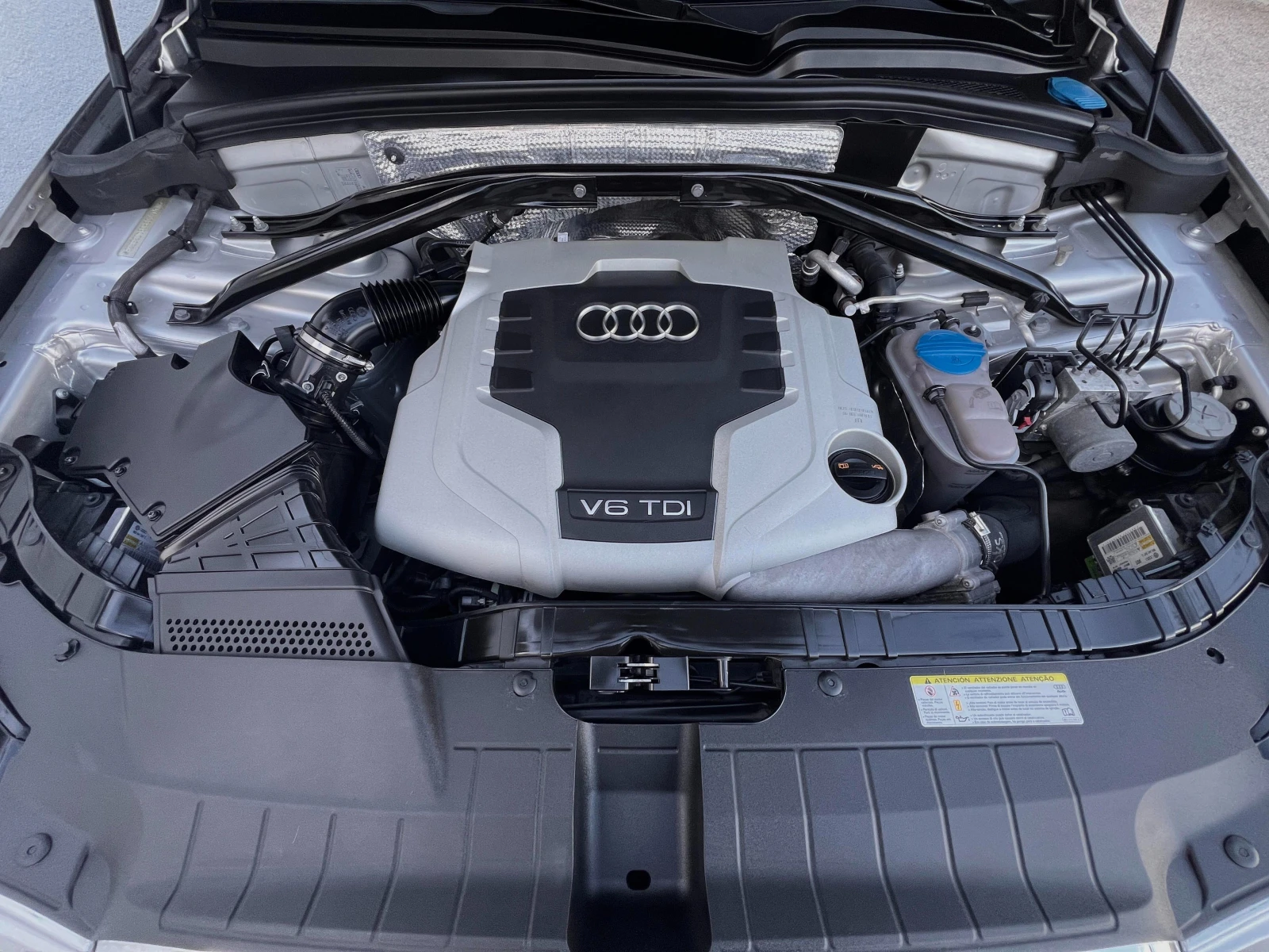 Audi Q5 3.0TDi quattro ПРОЧЕТИ ОПИСАНИЕТО, снимка 14 - Автомобили и джипове - 53945282