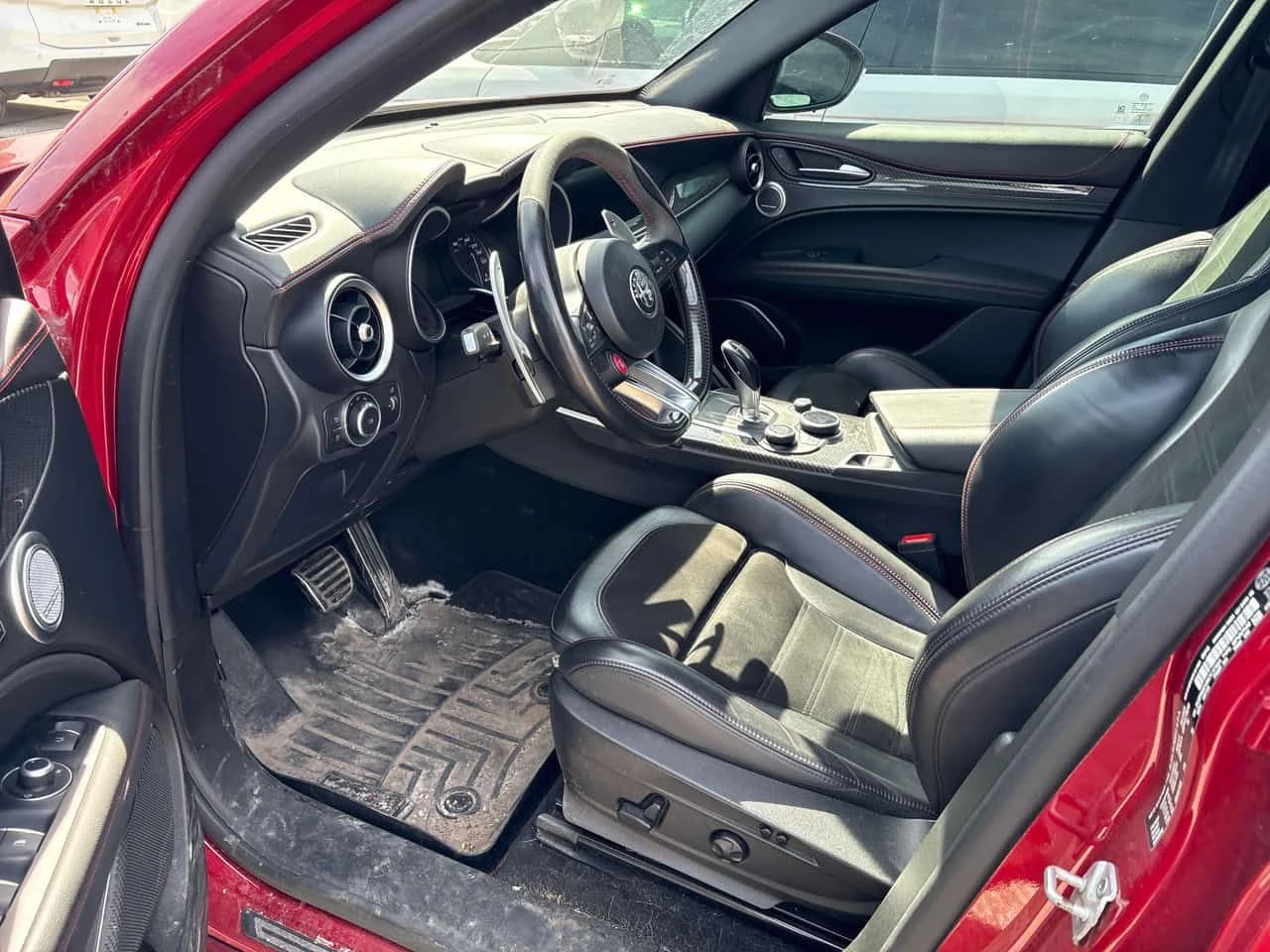 Alfa Romeo Stelvio * Quadrifoglio* АВТОКРЕДИТ БЕЗ ПЪРВОНАЧАЛНА ВНОСКА, снимка 5 - Автомобили и джипове - 54664766