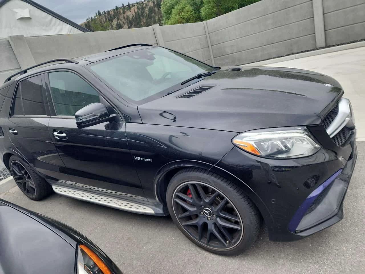 Mercedes-Benz GLE 63 S AMG * AMG 63 S* АВТОКРЕДИТ БЕЗ ПЪРВОНАЧАЛНА ВНОСКА* , снимка 3 - Автомобили и джипове - 54685753