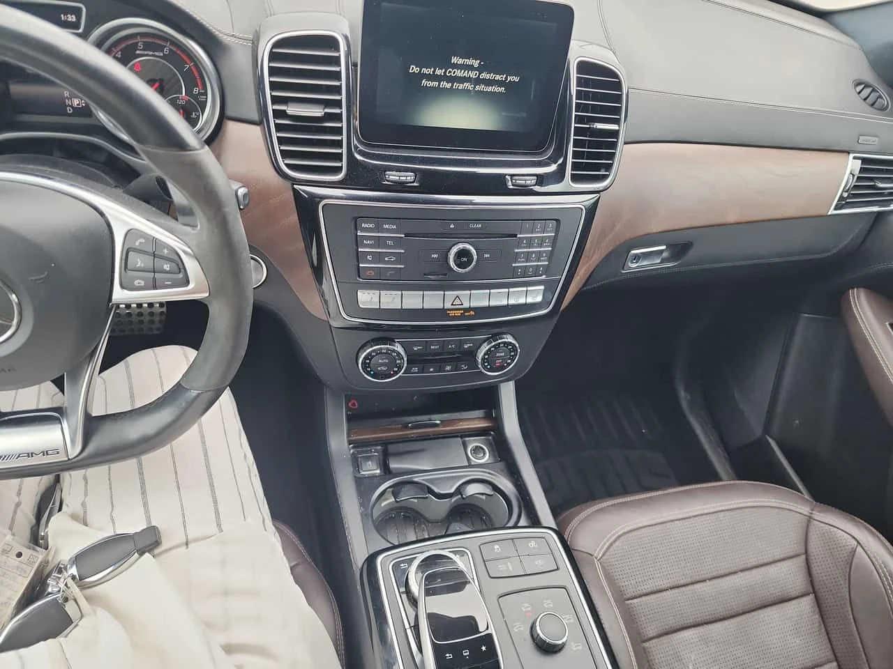 Mercedes-Benz GLE 63 S AMG * AMG 63 S* АВТОКРЕДИТ БЕЗ ПЪРВОНАЧАЛНА ВНОСКА* , снимка 9 - Автомобили и джипове - 54685753