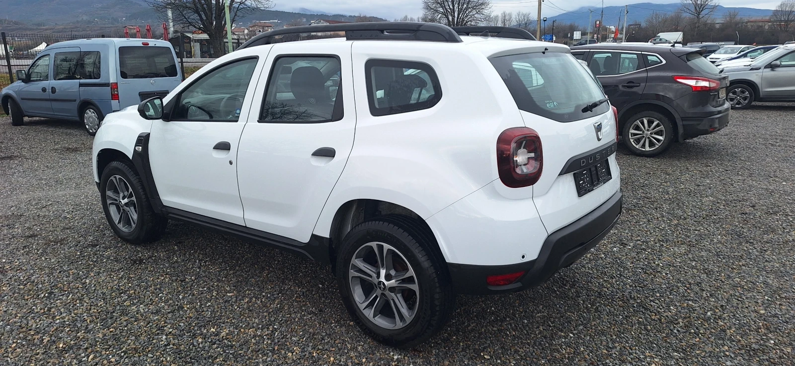 Dacia Duster 4х4 внос от  Швейцария , снимка 4 - Автомобили и джипове - 56393275