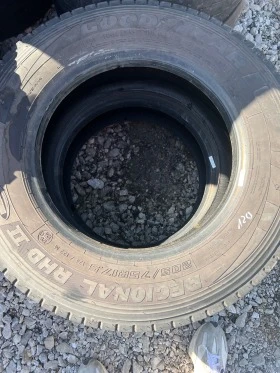 Гуми, снимка 2