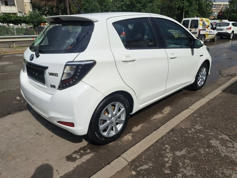 Toyota Yaris 1.5 HYBRIT, снимка 7 - Автомобили и джипове - 46462156