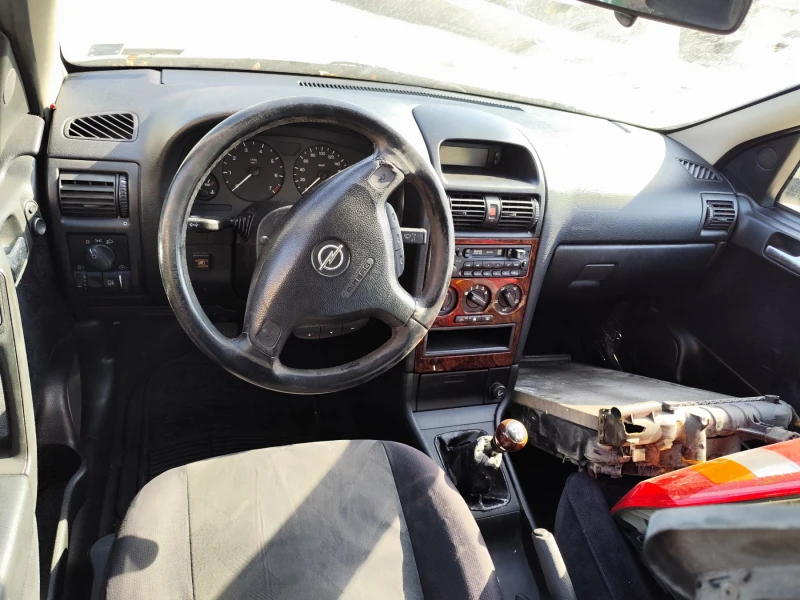 Opel Astra 1.4, снимка 4 - Автомобили и джипове - 47711585