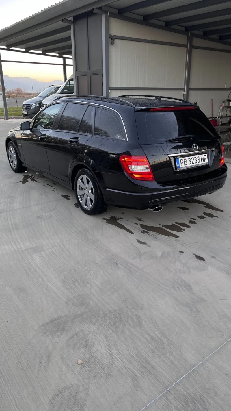 Mercedes-Benz C 220, снимка 3 - Автомобили и джипове - 48262838