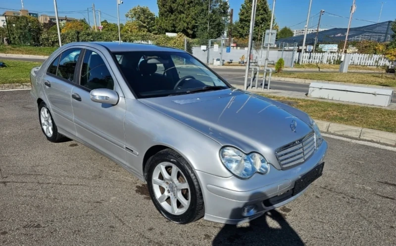 Mercedes-Benz C 220, снимка 7 - Автомобили и джипове - 49533271