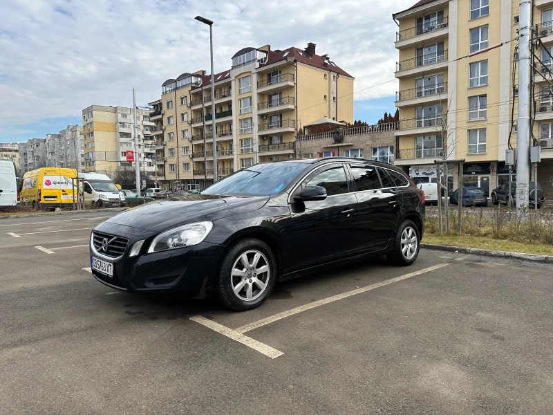 Volvo V60, снимка 4 - Автомобили и джипове - 49454793