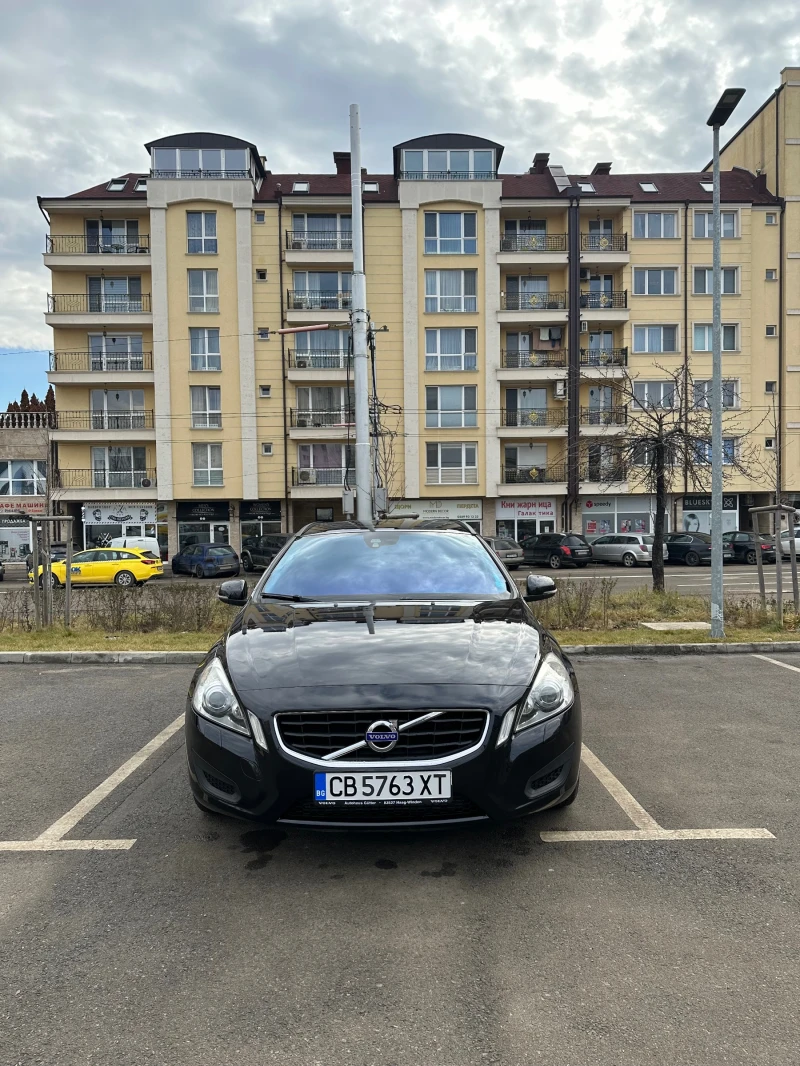 Volvo V60, снимка 3 - Автомобили и джипове - 49454793