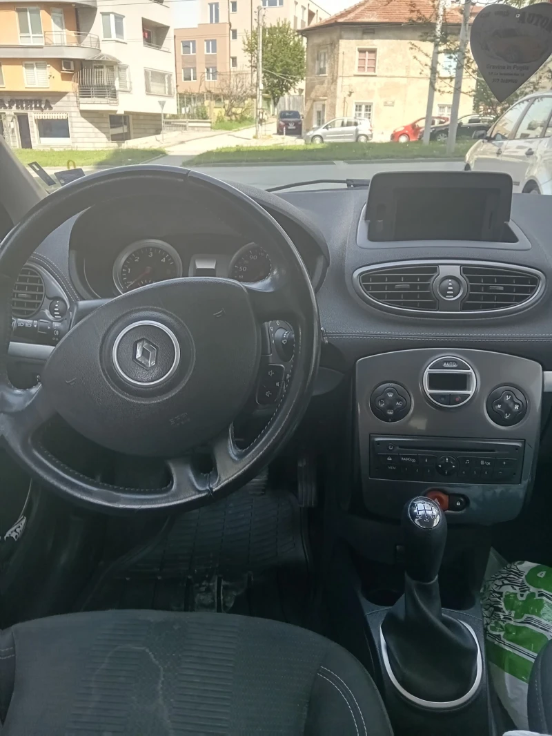 Renault Clio, снимка 9 - Автомобили и джипове - 52556403