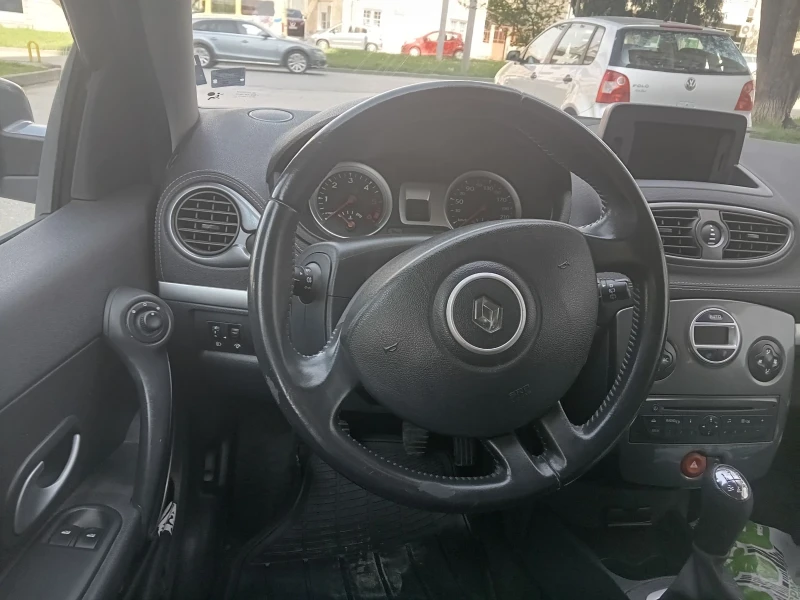 Renault Clio, снимка 8 - Автомобили и джипове - 52556403