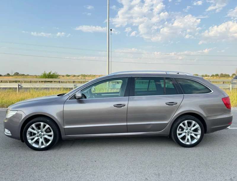 Skoda Superb 2.0 TDI / ELEGANCE / PARKTRONIC , снимка 4 - Автомобили и джипове - 51119438