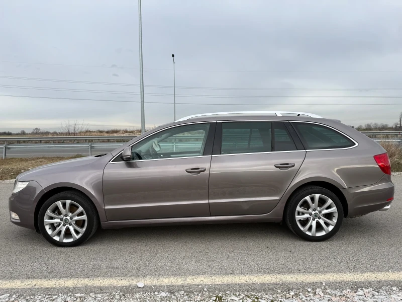 Skoda Superb 2.0 TDI / ELEGANCE / PARKTRONIC / TEMPOMAT, снимка 4 - Автомобили и джипове - 51119438