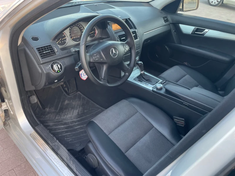 Mercedes-Benz C 220 РЕГИСТРИРАН, снимка 7 - Автомобили и джипове - 52799104