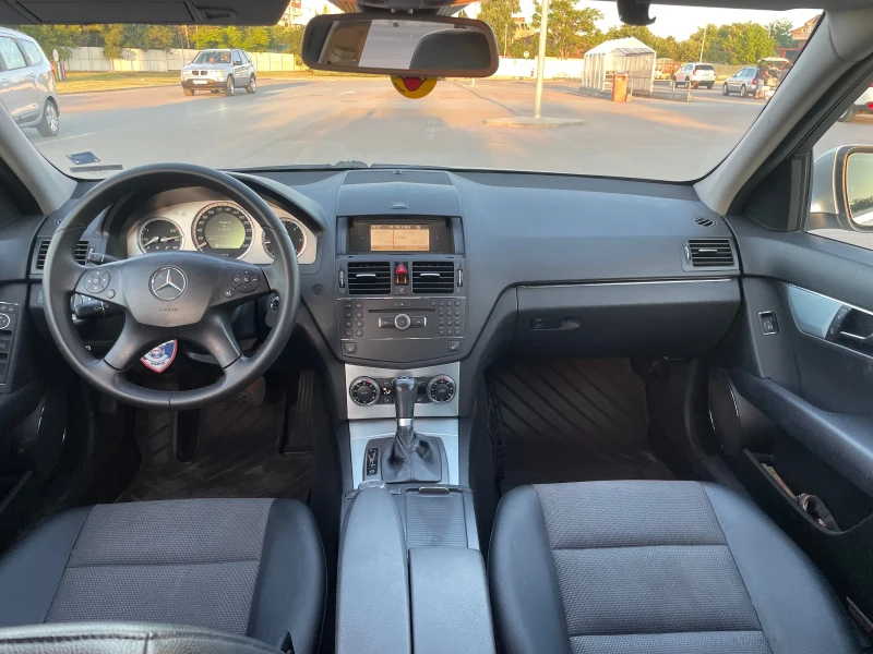 Mercedes-Benz C 220 РЕГИСТРИРАН, снимка 8 - Автомобили и джипове - 52799104