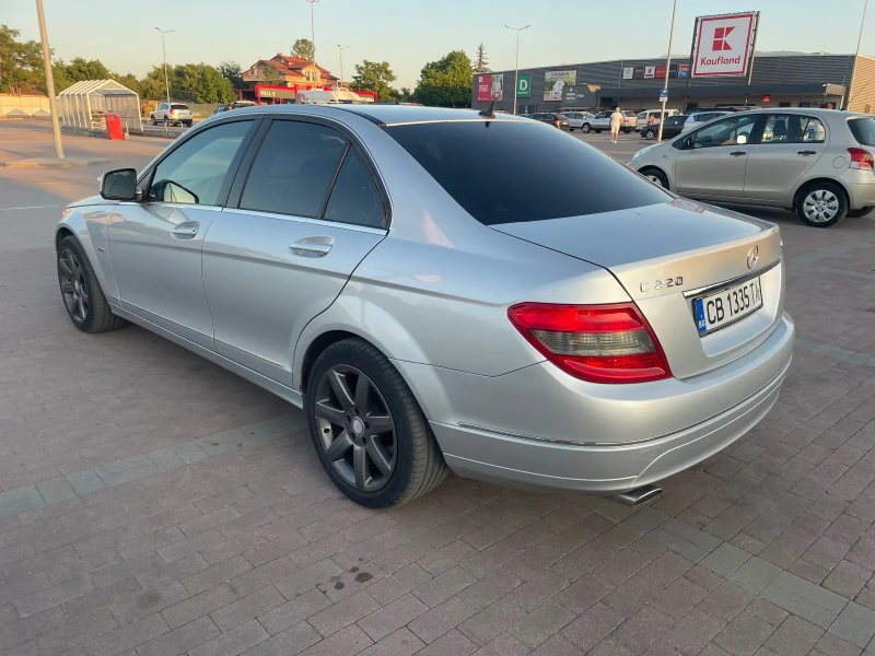 Mercedes-Benz C 220 РЕГИСТРИРАН, снимка 3 - Автомобили и джипове - 52799104