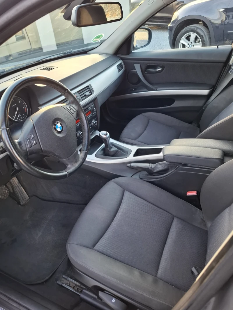 BMW 320, снимка 6 - Автомобили и джипове - 52532125