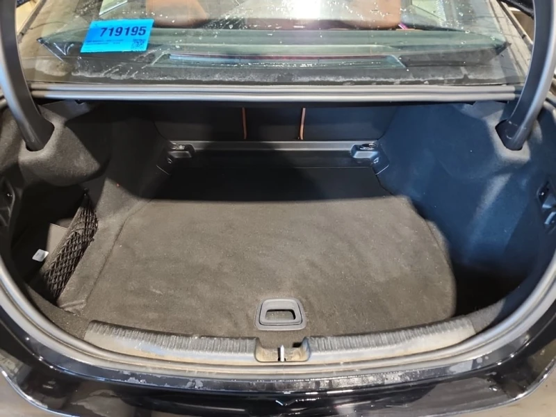 Mercedes-Benz C 300 / ОБДУХВАНЕ / 360 / PANO / CARFAX, снимка 14 - Автомобили и джипове - 53246431