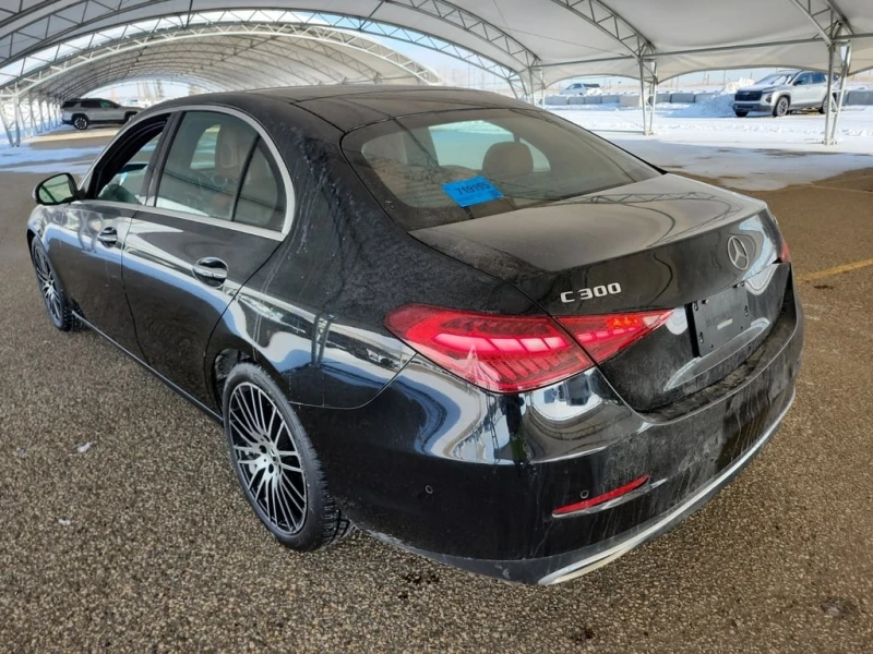 Mercedes-Benz C 300 / ОБДУХВАНЕ / 360 / PANO / CARFAX, снимка 4 - Автомобили и джипове - 53246431