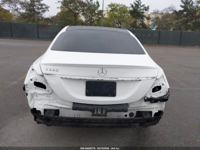 Mercedes-Benz C 300 * ПАНОРАМА* KEYLESS* КОЖА* ПОДГРЕВ* КАМЕРА, снимка 9 - Автомобили и джипове - 53938312