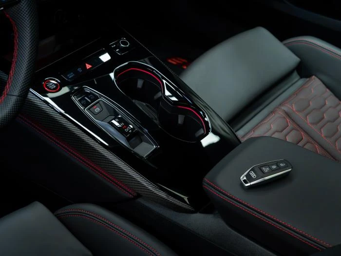 Audi Rs5 CARBON * CERAMICs * B&O * MATRIX* TECH PRO* 360* H, снимка 16 - Автомобили и джипове - 56177375
