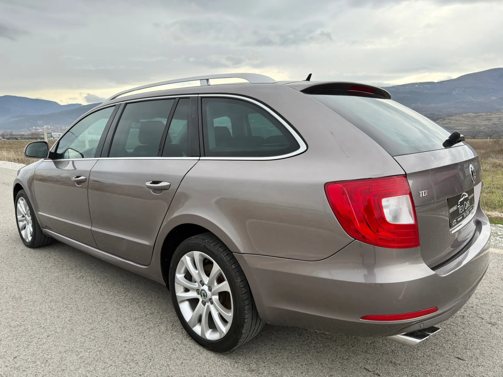 Skoda Superb 2.0 TDI / ELEGANCE / PARKTRONIC / TEMPOMAT - изображение 5