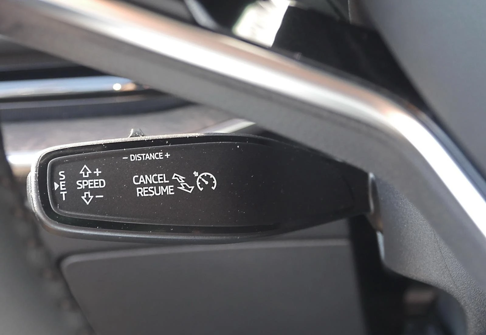 Skoda Superb 2.0 TDI L&K COMBI DSG MATRIX PANO CAMERA DISTRONIC - изображение 7