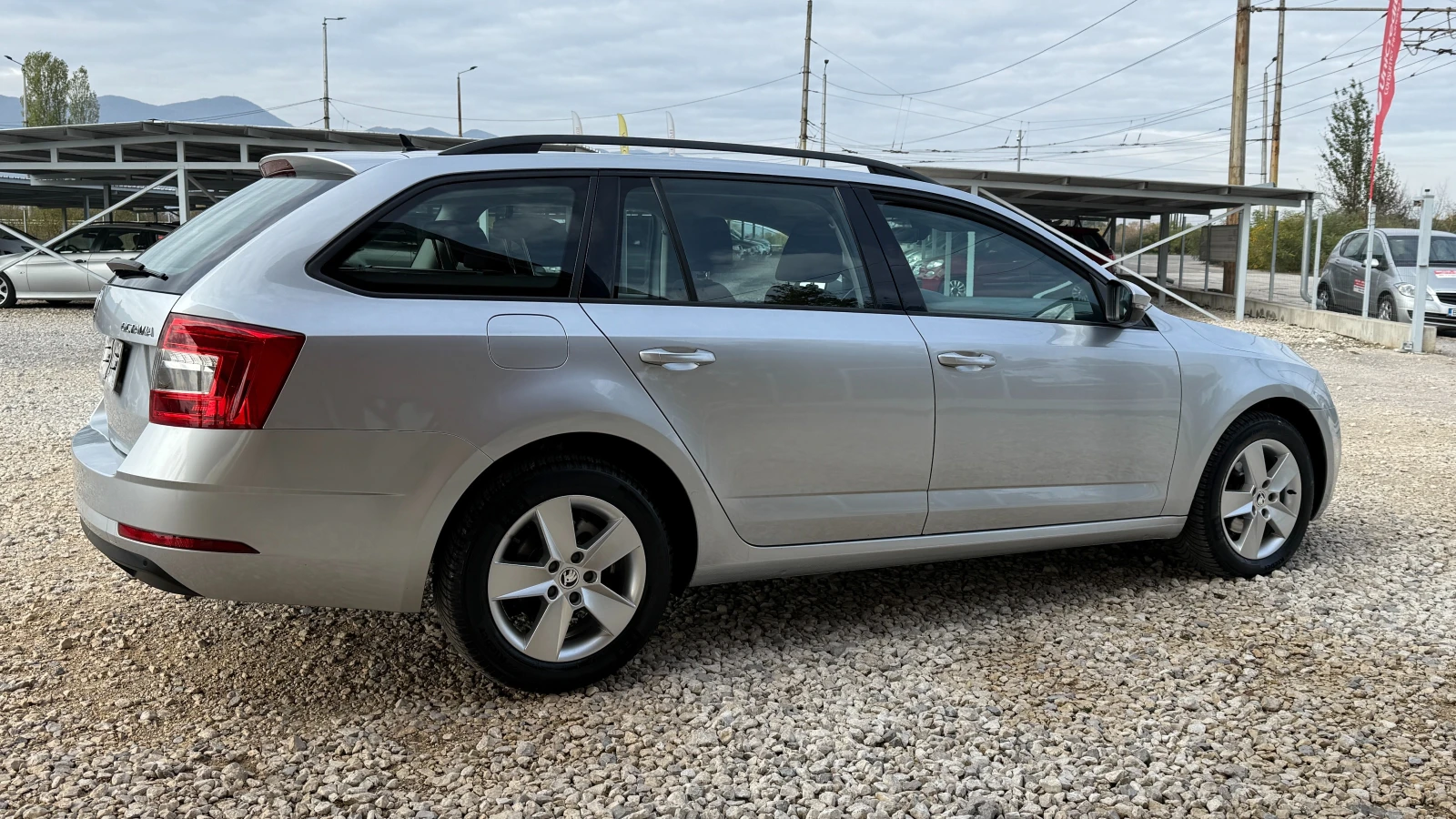 Skoda Octavia 1.6TDI-116ps-EURO 6B-NAVI-LED-НОВ ВНОС ОТ ИТАЛИЯ - изображение 6