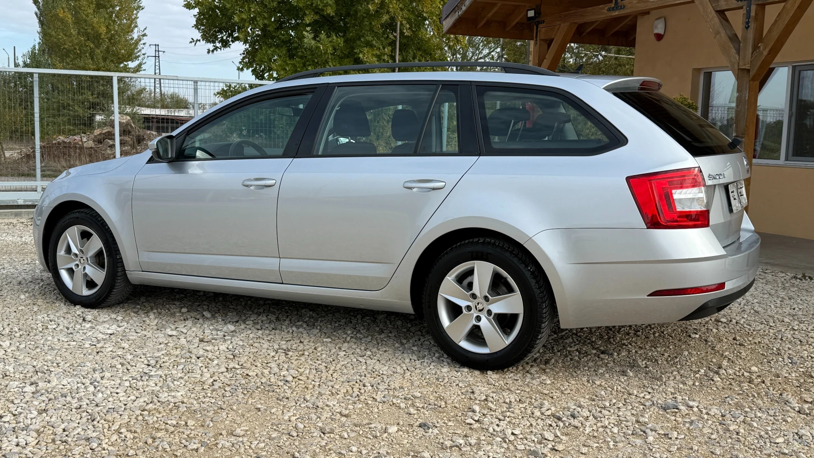 Skoda Octavia 1.6TDI-116ps-EURO 6B-NAVI-LED-НОВ ВНОС ОТ ИТАЛИЯ - изображение 4