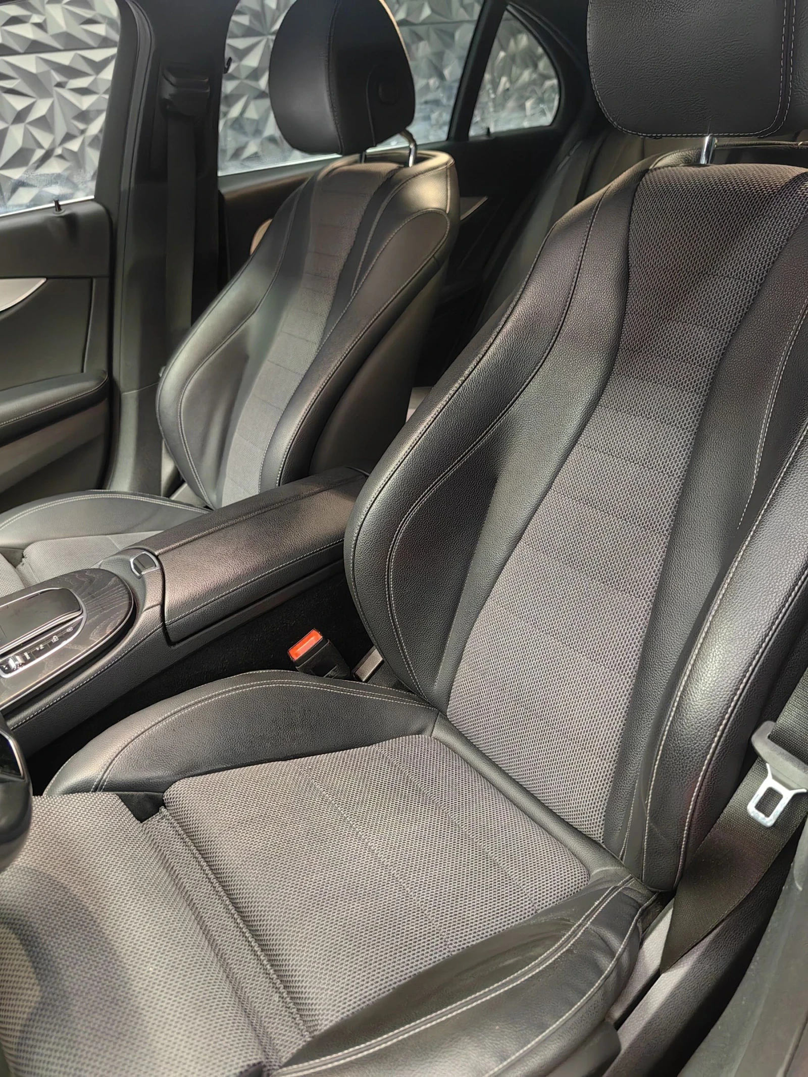 Mercedes-Benz E 220 4 MATIC* FACE* CAR PLAY* AMG PACK | Mobile.bg   8