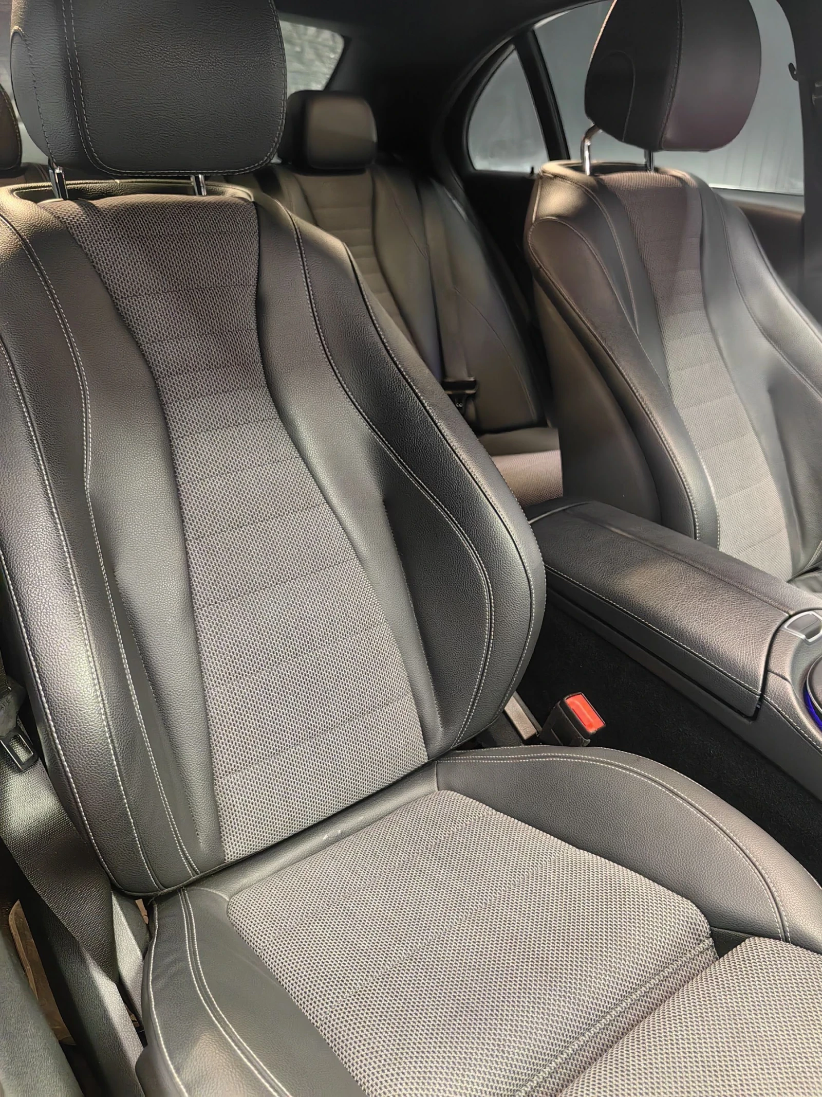 Mercedes-Benz E 220 4 MATIC* FACE* CAR PLAY* AMG PACK | Mobile.bg   13