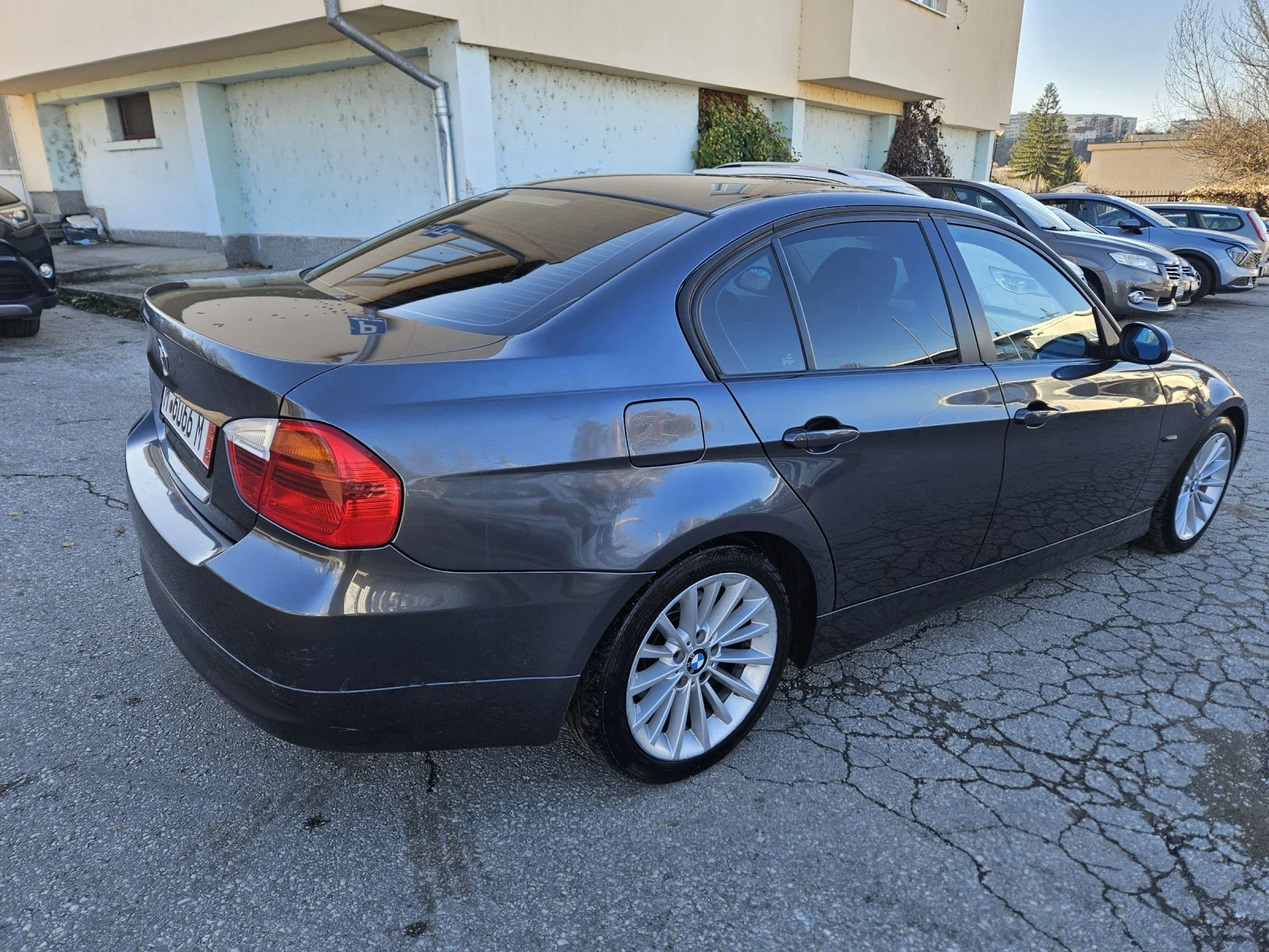 BMW 318 2.0 143к.с - изображение 7