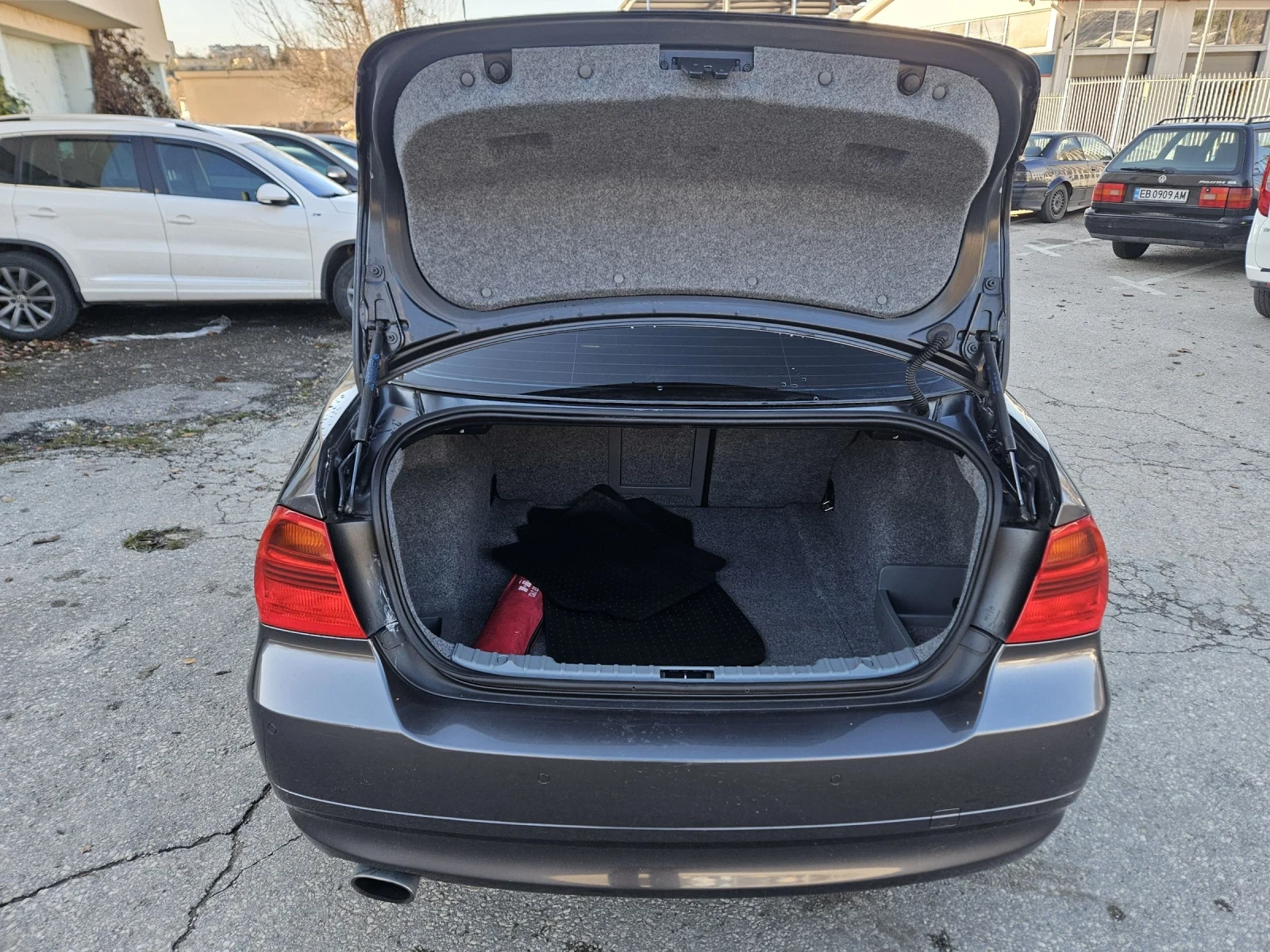 BMW 318 2.0 143к.с - изображение 10