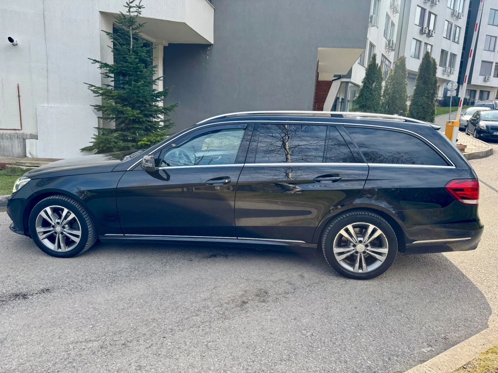 Mercedes-Benz E 220 4-MATIC FACELIFT | Mobile.bg � ����������� 4