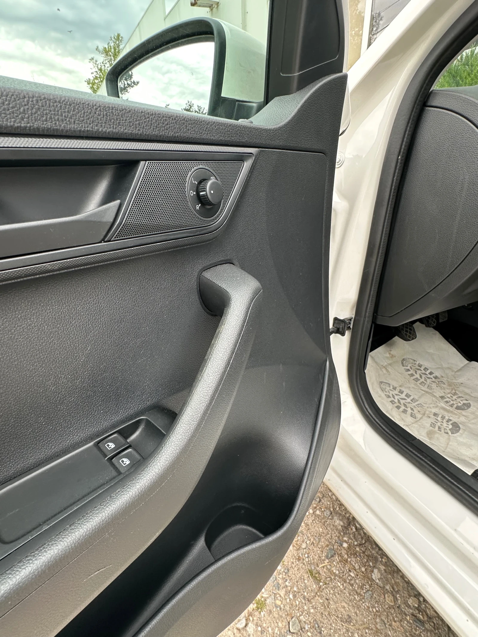 Skoda Fabia 1.0tsi 80000km, снимка 14 - Автомобили и джипове - 54624940