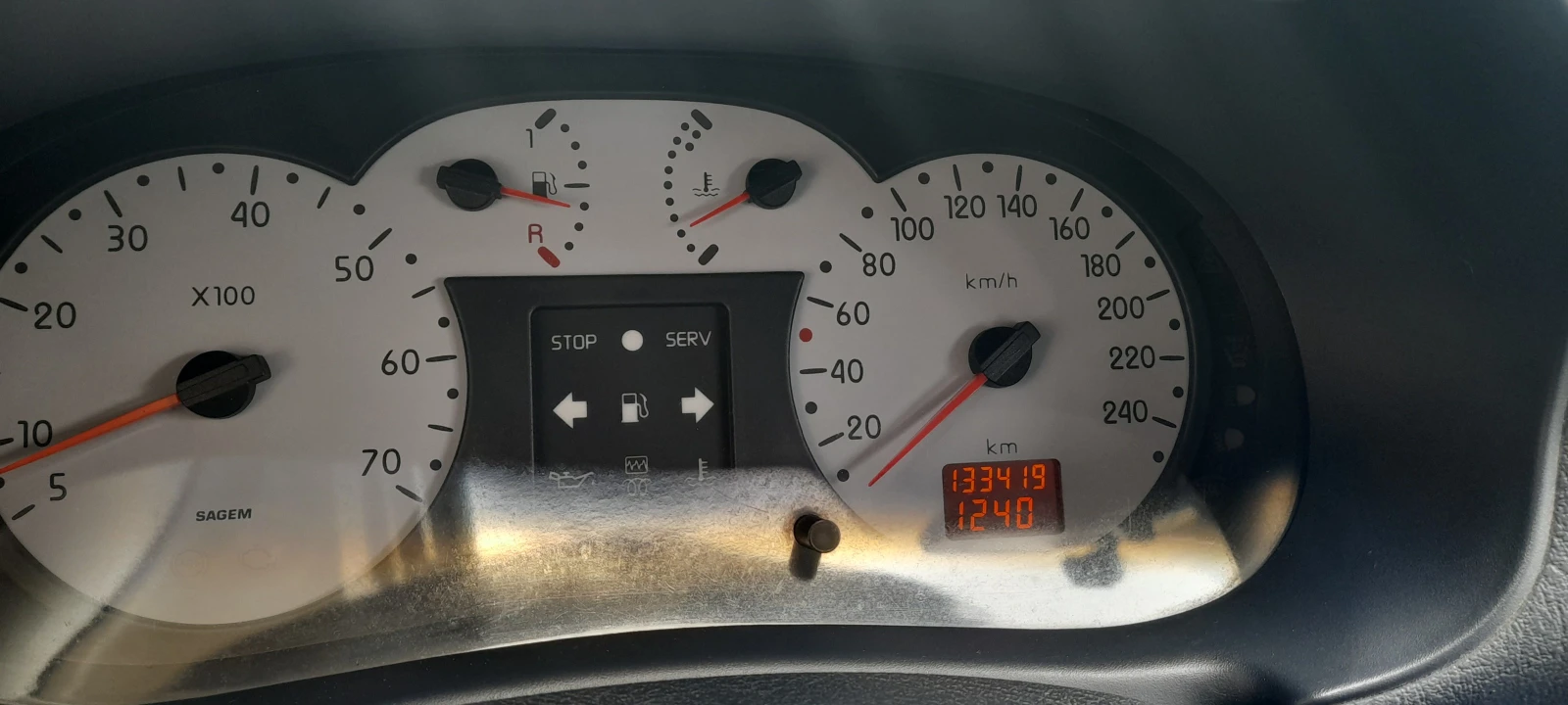 Renault Clio 1.4, снимка 12 - Автомобили и джипове - 54646491