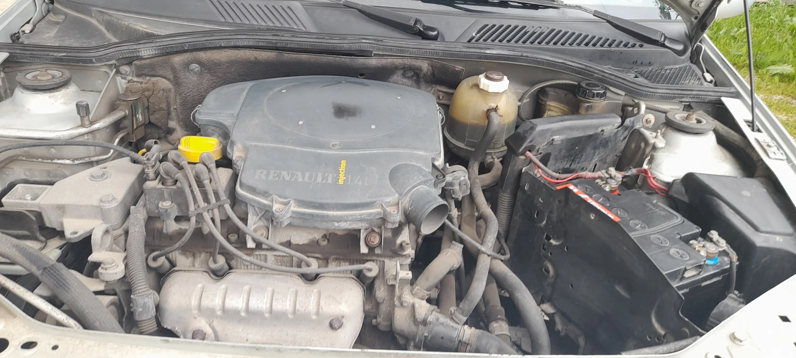 Renault Clio 1.4, снимка 11 - Автомобили и джипове - 54646491