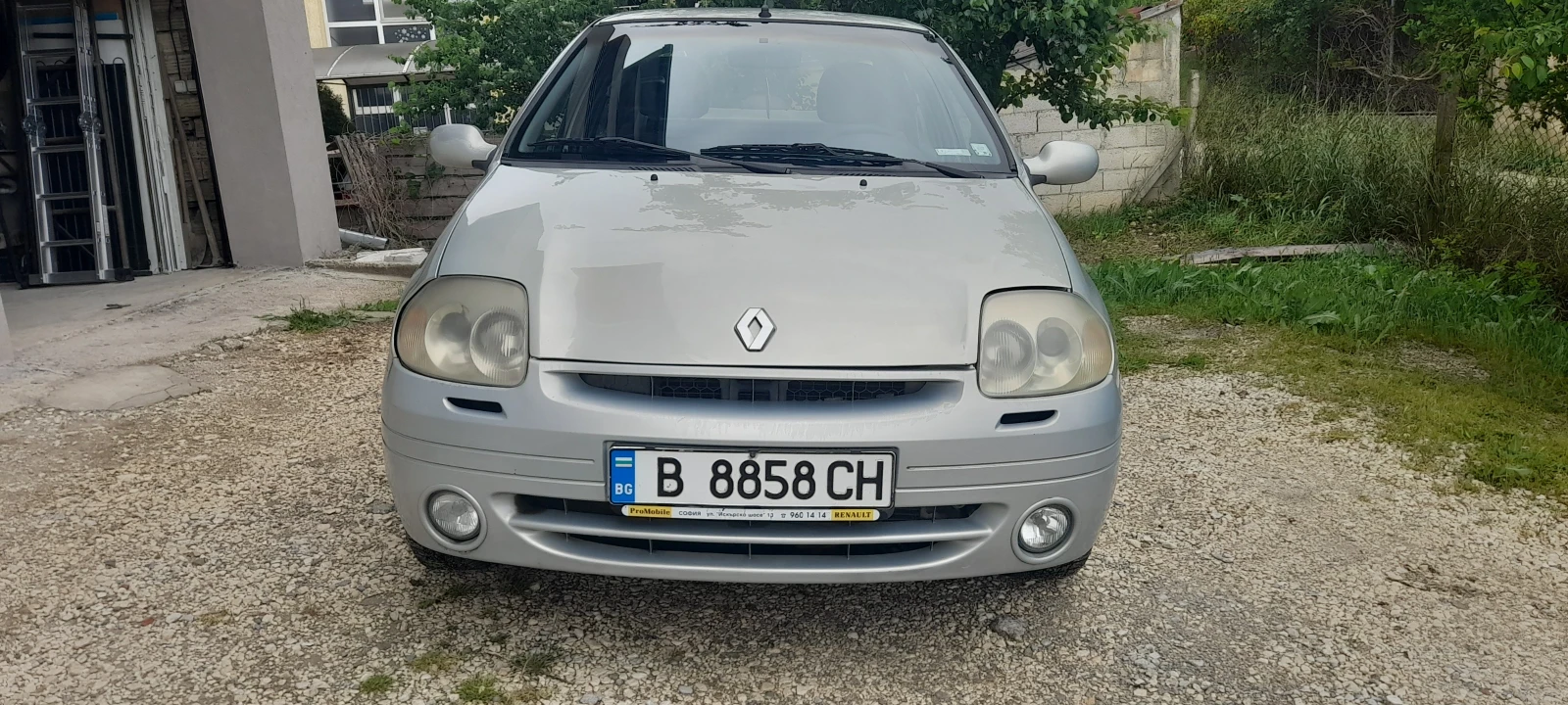 Renault Clio 1.4, снимка 3 - Автомобили и джипове - 54646491