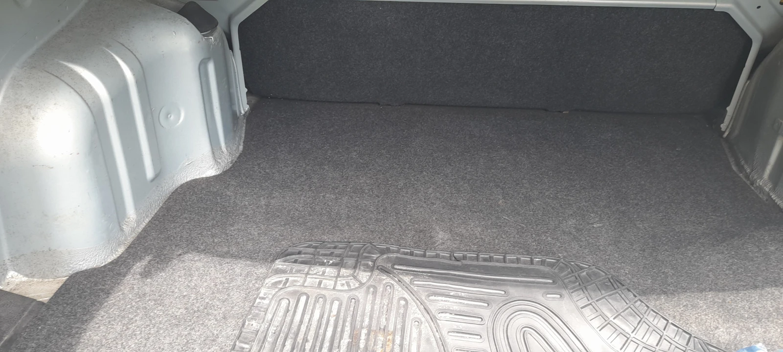 Renault Clio 1.4, снимка 10 - Автомобили и джипове - 54646491