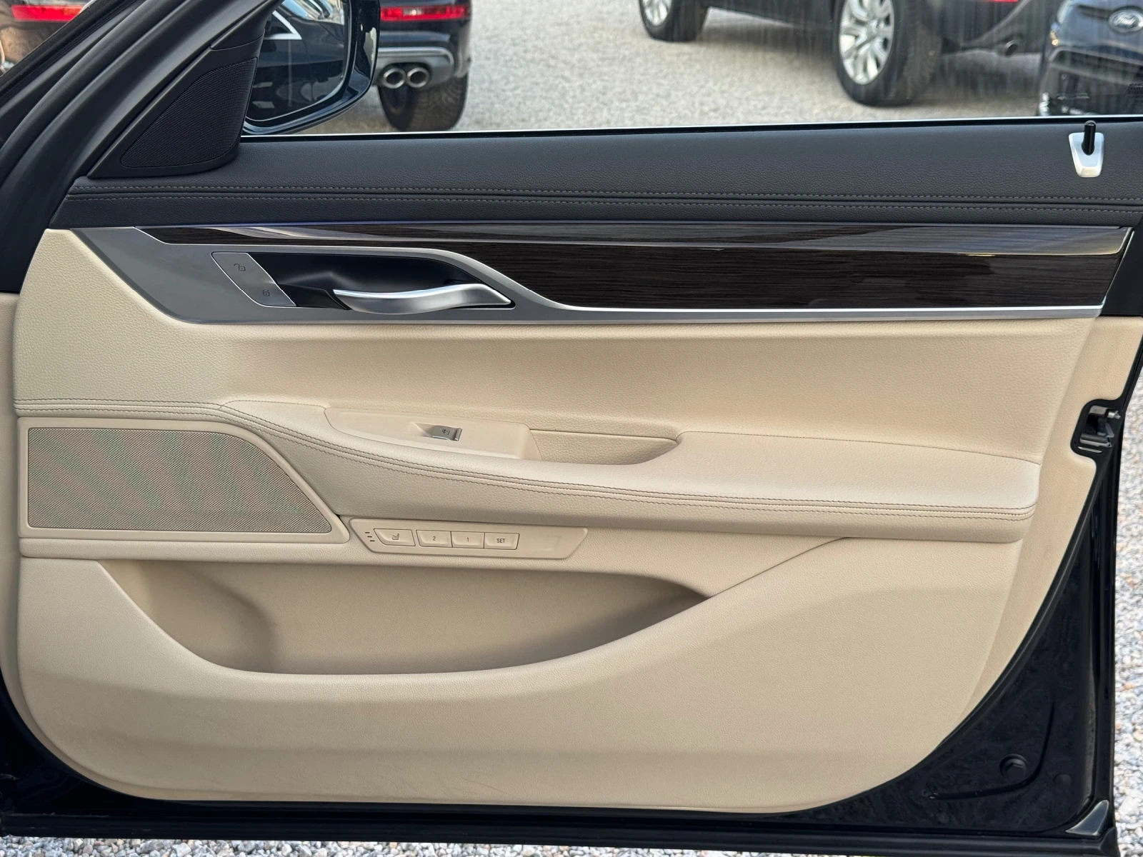 BMW 730 X-DRIVE LUXURY, снимка 13 - Автомобили и джипове - 54699743