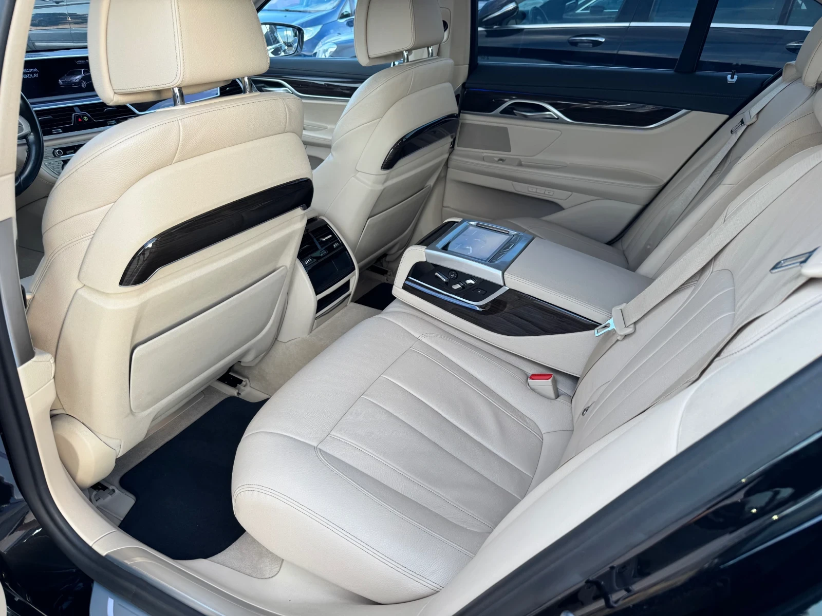 BMW 730 X-DRIVE LUXURY, снимка 9 - Автомобили и джипове - 54699743