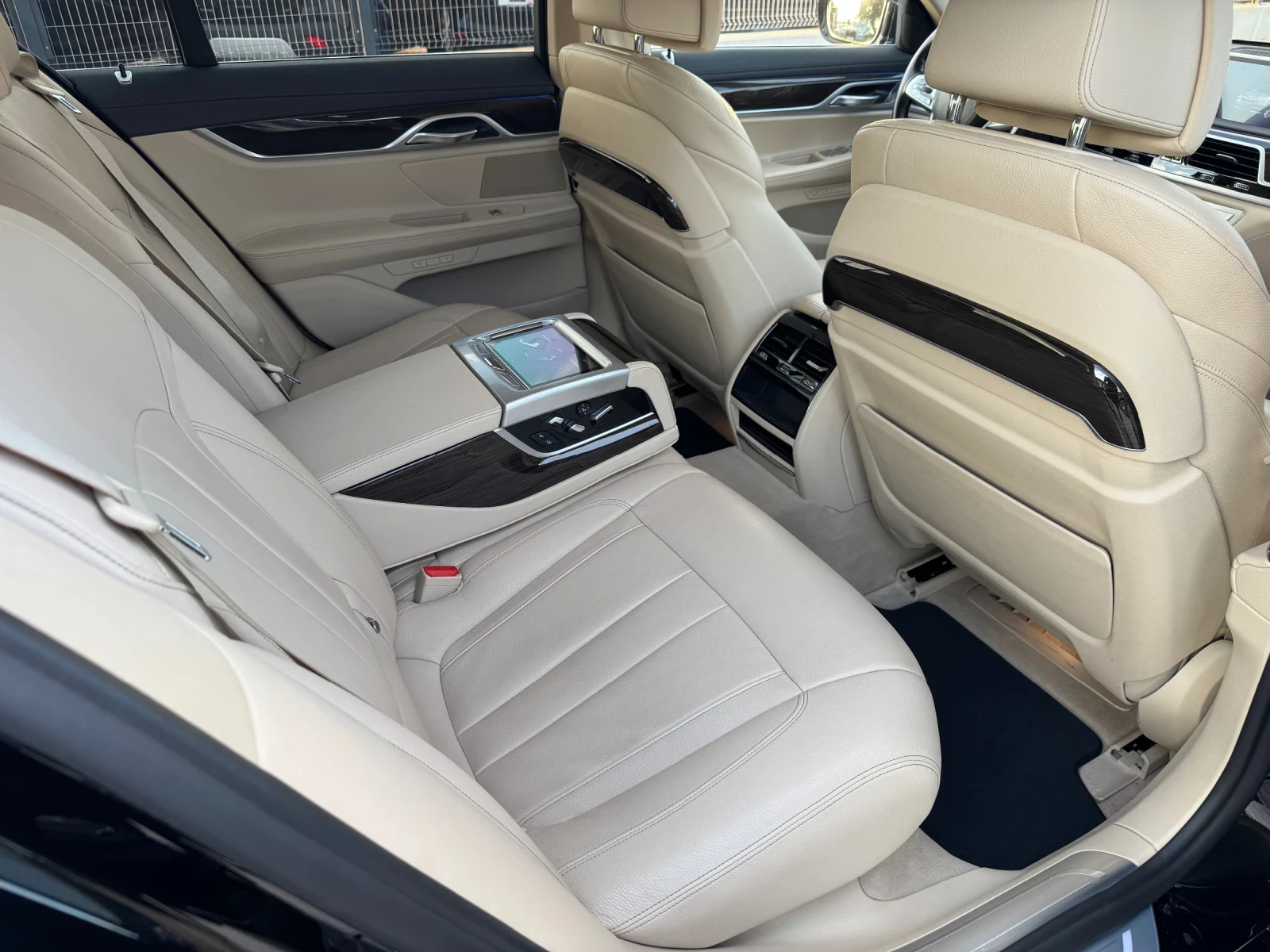 BMW 730 X-DRIVE LUXURY, снимка 10 - Автомобили и джипове - 54699743