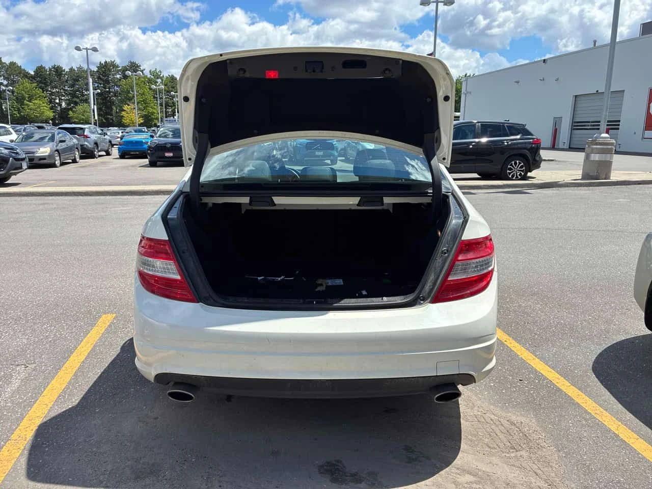 Mercedes-Benz C 300 * CARFAX * AMG PACK * ОТ ПРЕДСТАВИТЕЛСТВО, снимка 14 - Автомобили и джипове - 55023439