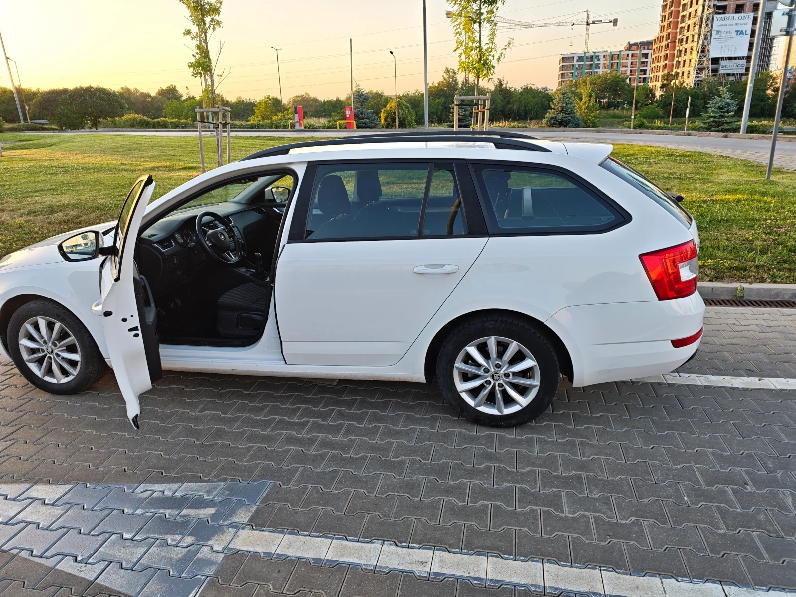 Skoda Octavia, снимка 5 - Автомобили и джипове - 55081661