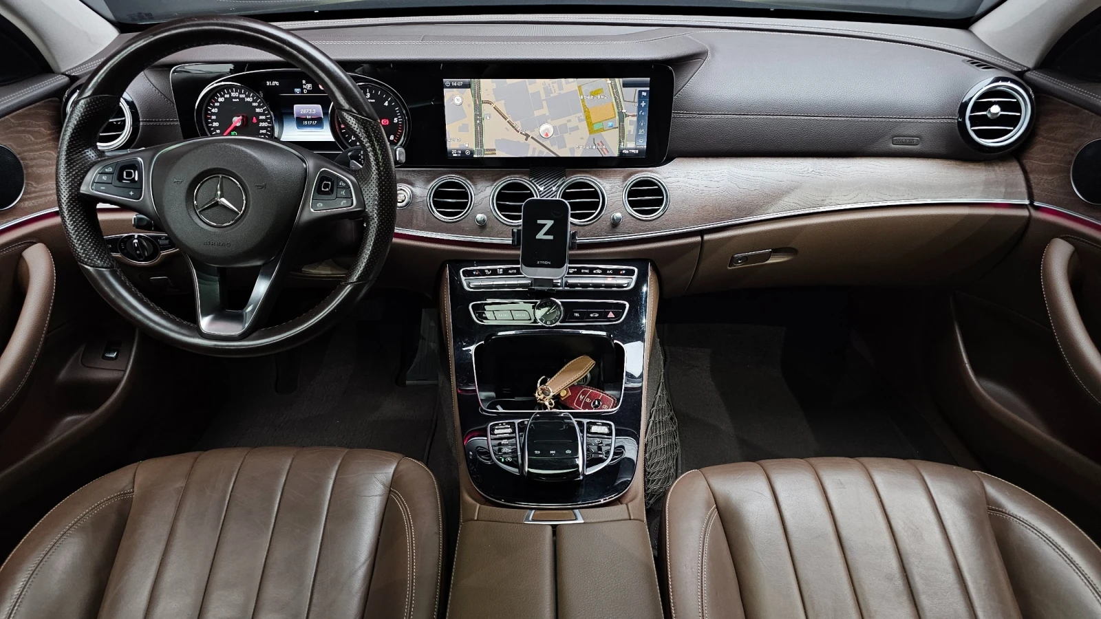 Mercedes-Benz E 220 E220d Exclusive, снимка 5 - Автомобили и джипове - 55541377