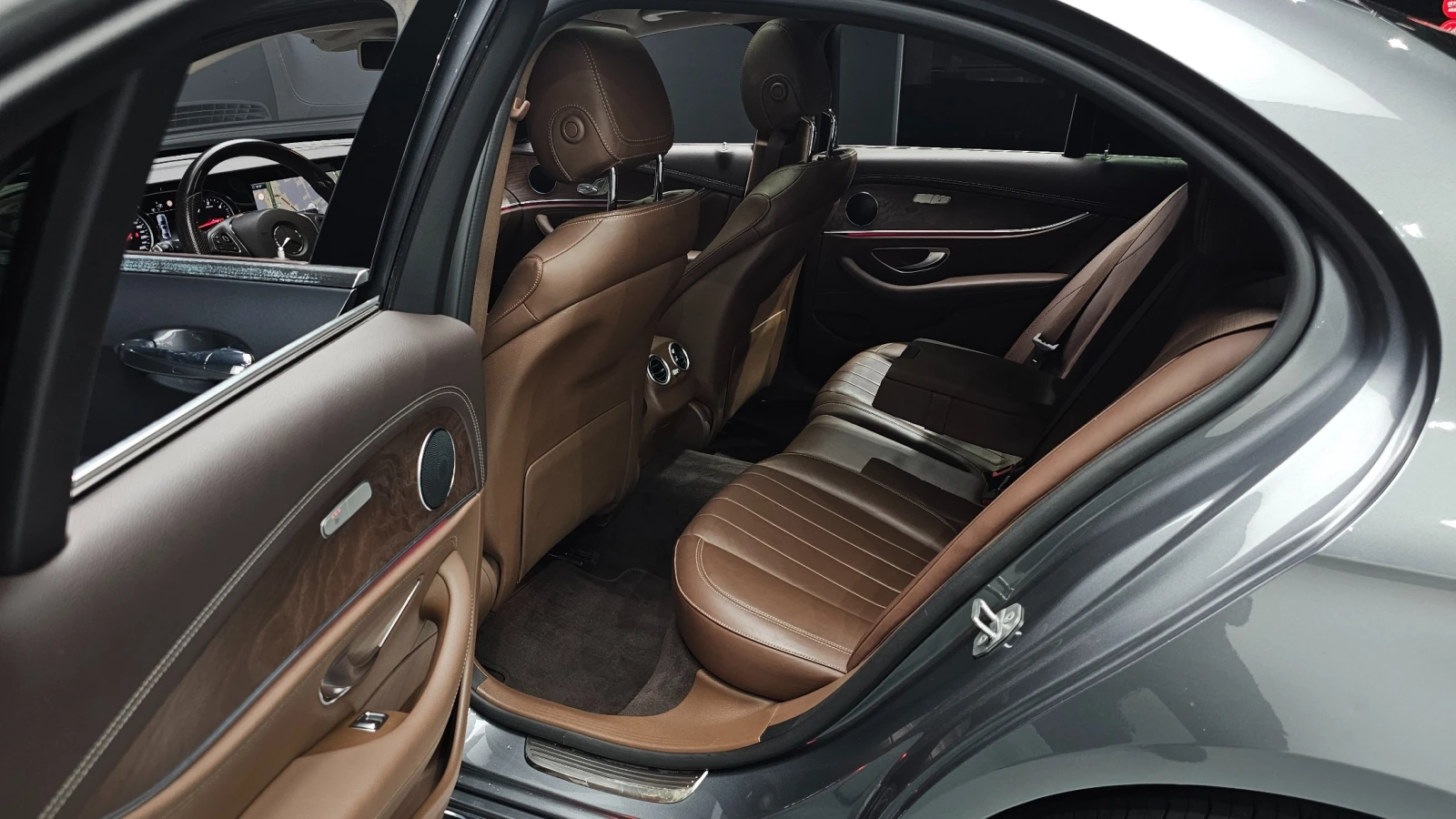Mercedes-Benz E 220 E220d Exclusive, снимка 10 - Автомобили и джипове - 55541377