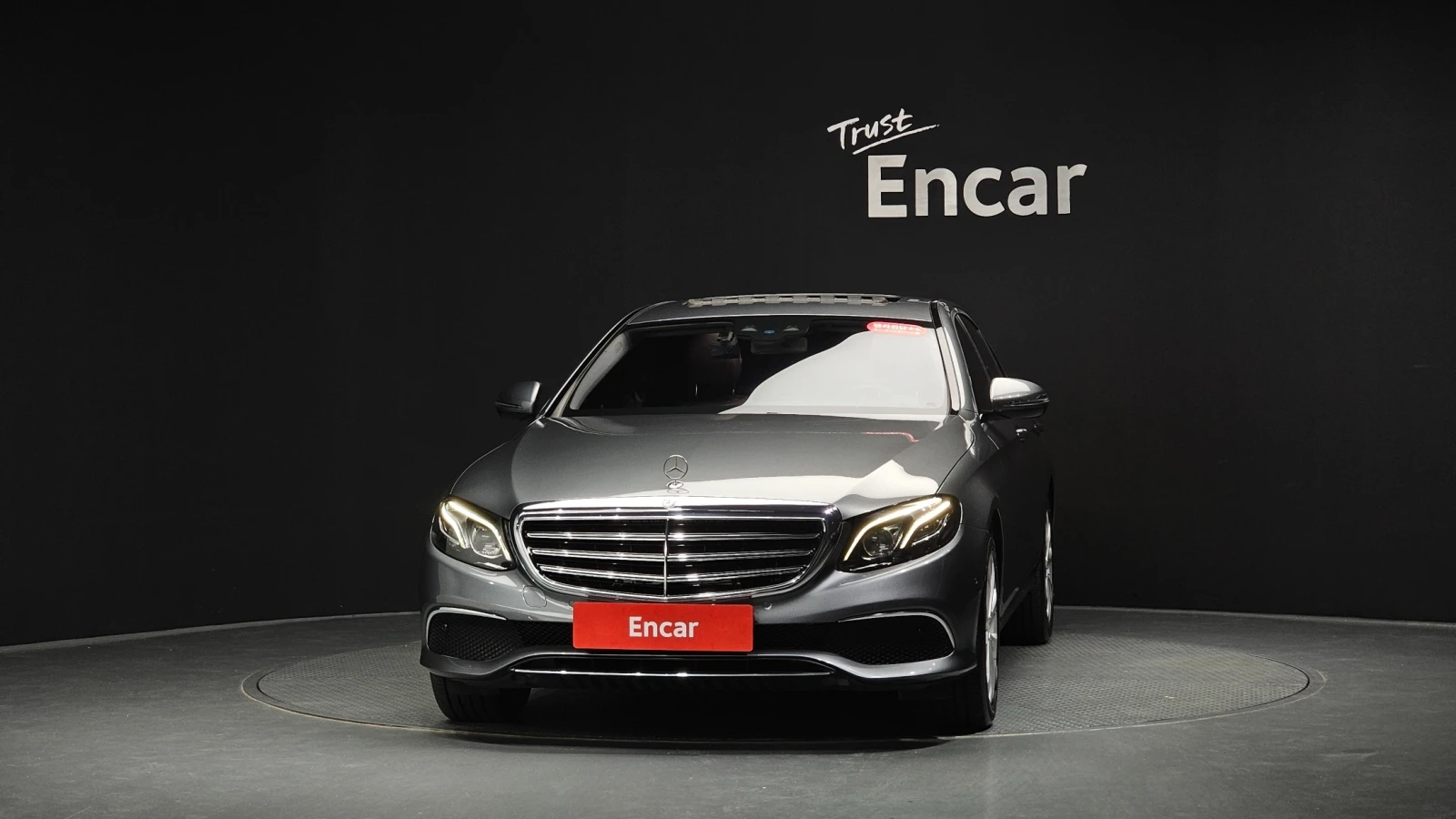 Mercedes-Benz E 220 E220d Exclusive, снимка 3 - Автомобили и джипове - 55541377