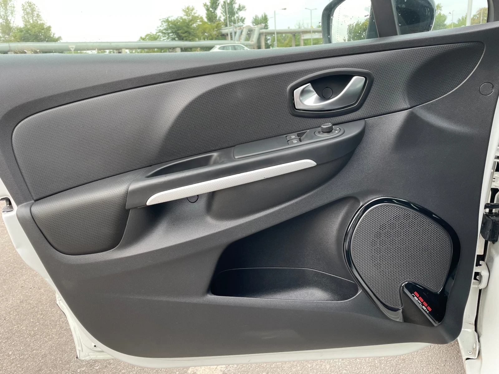 Renault Clio 4 1.5dci NAVI, Camera, Start-Stop, Cruise control, снимка 10 - Автомобили и джипове - 56162023