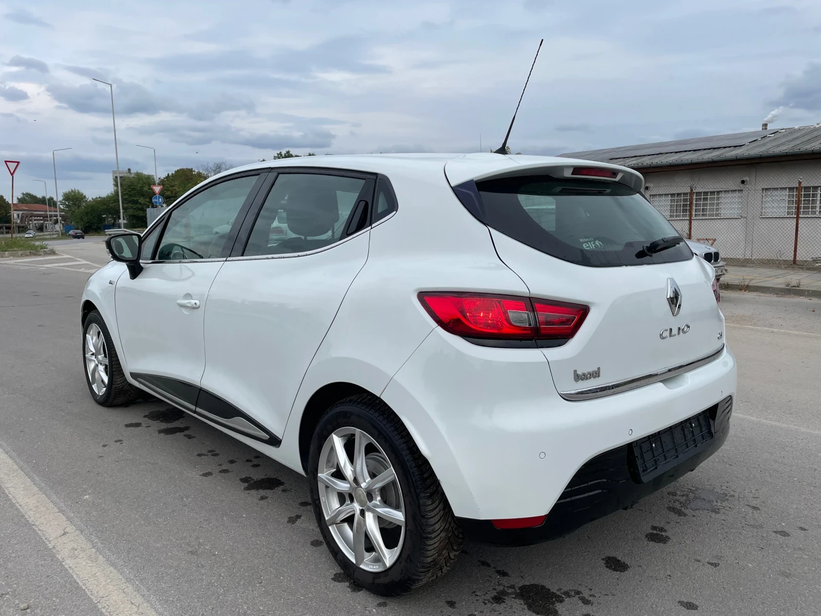 Renault Clio 4 1.5dci NAVI, Camera, Start-Stop, Cruise control, снимка 4 - Автомобили и джипове - 56162023